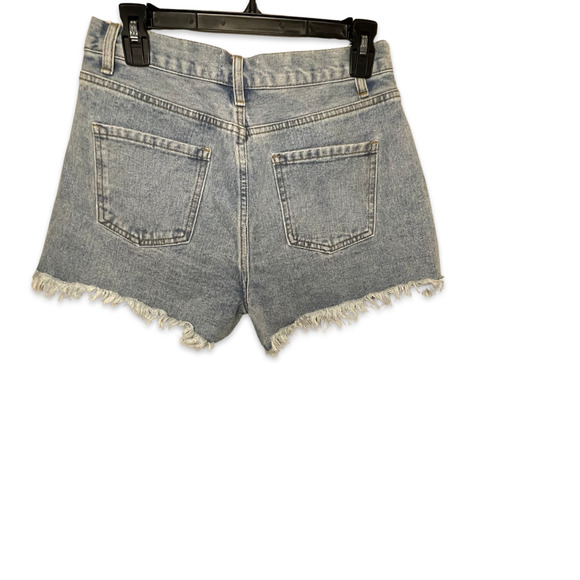 By Together Frayed Hem Jean Shorts NWT size Large - Picture 2 of 3